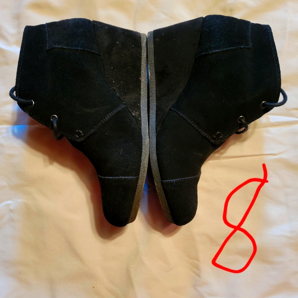Black wedges skechers size 8